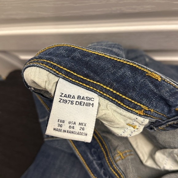 Zara distressed skinny jeans, women size 4, W26, EU 36 in medium wash - Picture 6 of 6